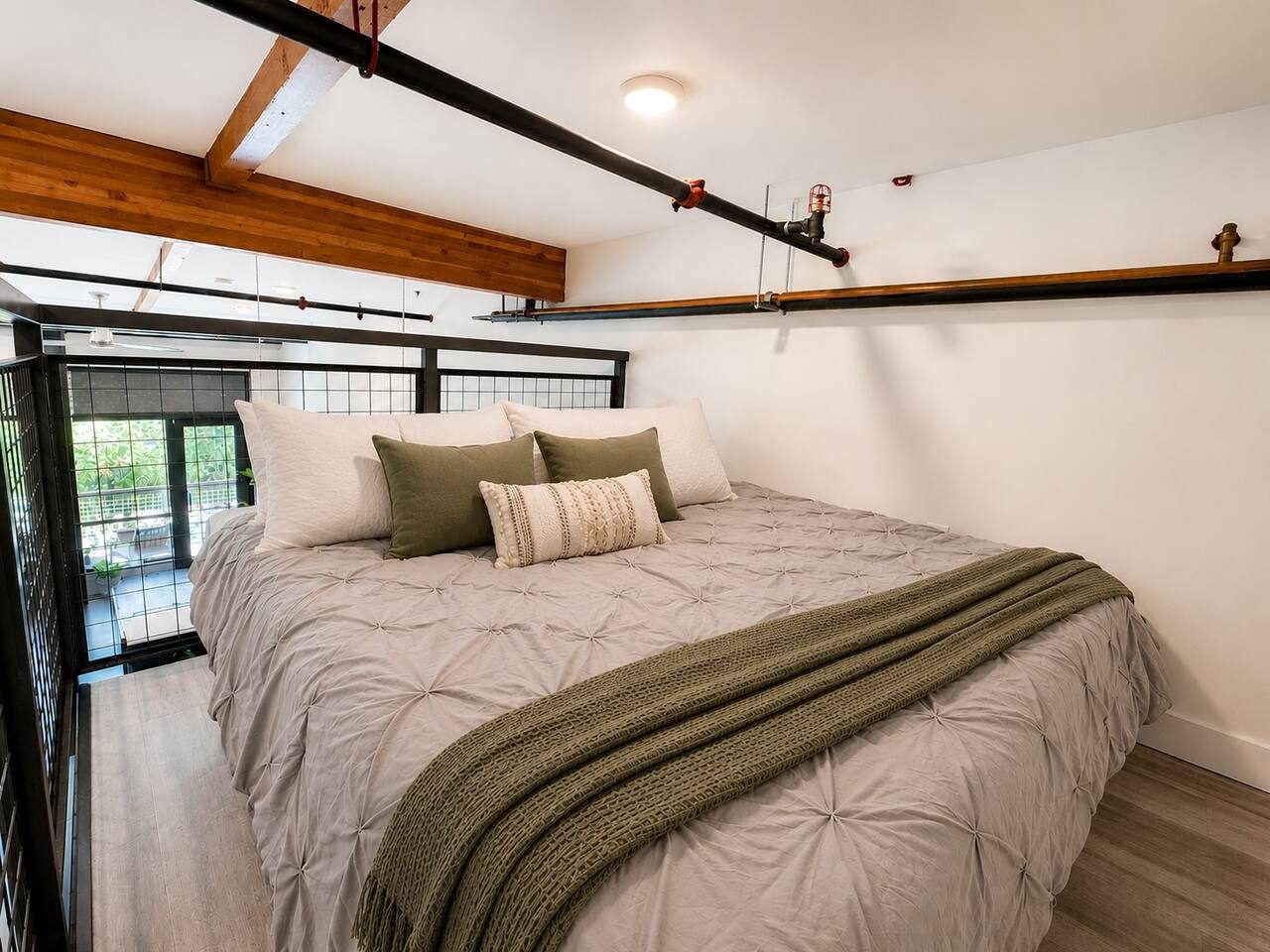 Loft 216